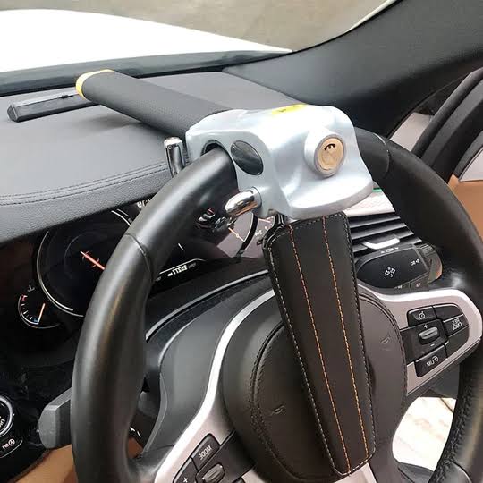 Halri | Adjustable Steering Wheel Lock with Triple Locking – Strong Theft Prevention - Halri