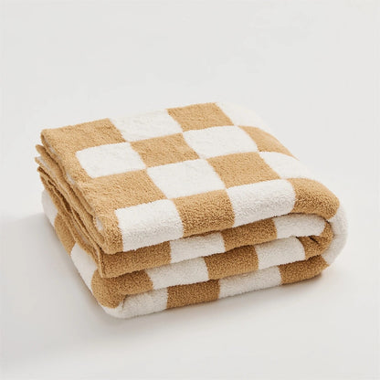 Cozy Checked Throw Blanket with Plaid Design