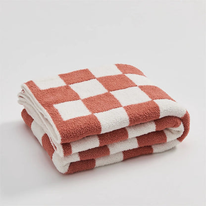 Cozy Checked Throw Blanket with Plaid Design
