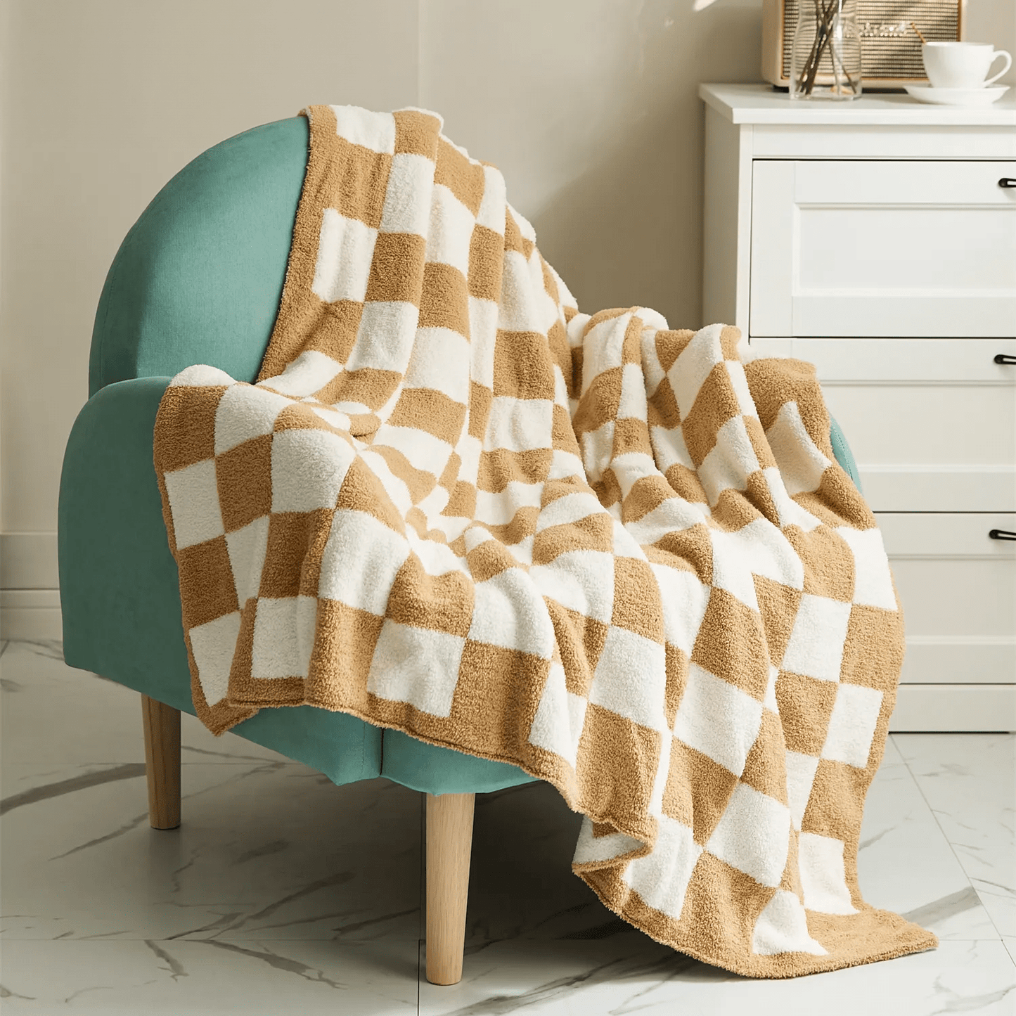 Cozy Checked Throw Blanket with Plaid Design - Halri