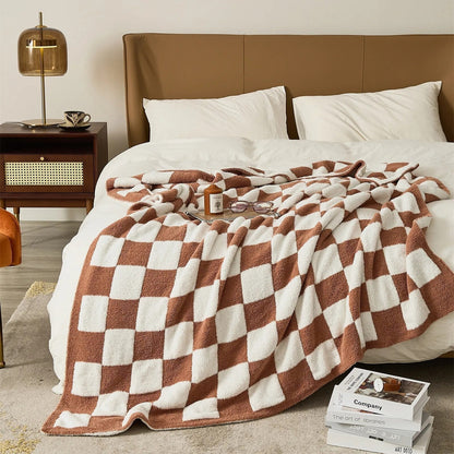 Cozy Checked Throw Blanket with Plaid Design