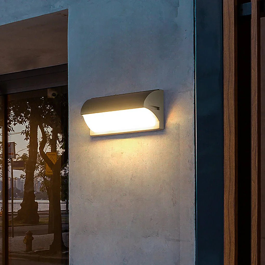Outdoor LED Wall Light with Motion Detector – Weatherproof Modern Outdoor Wall Lantern for Gardens and Entrances 5