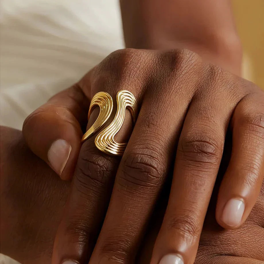 Stylish Twisted Pattern Silver Ring - Halri