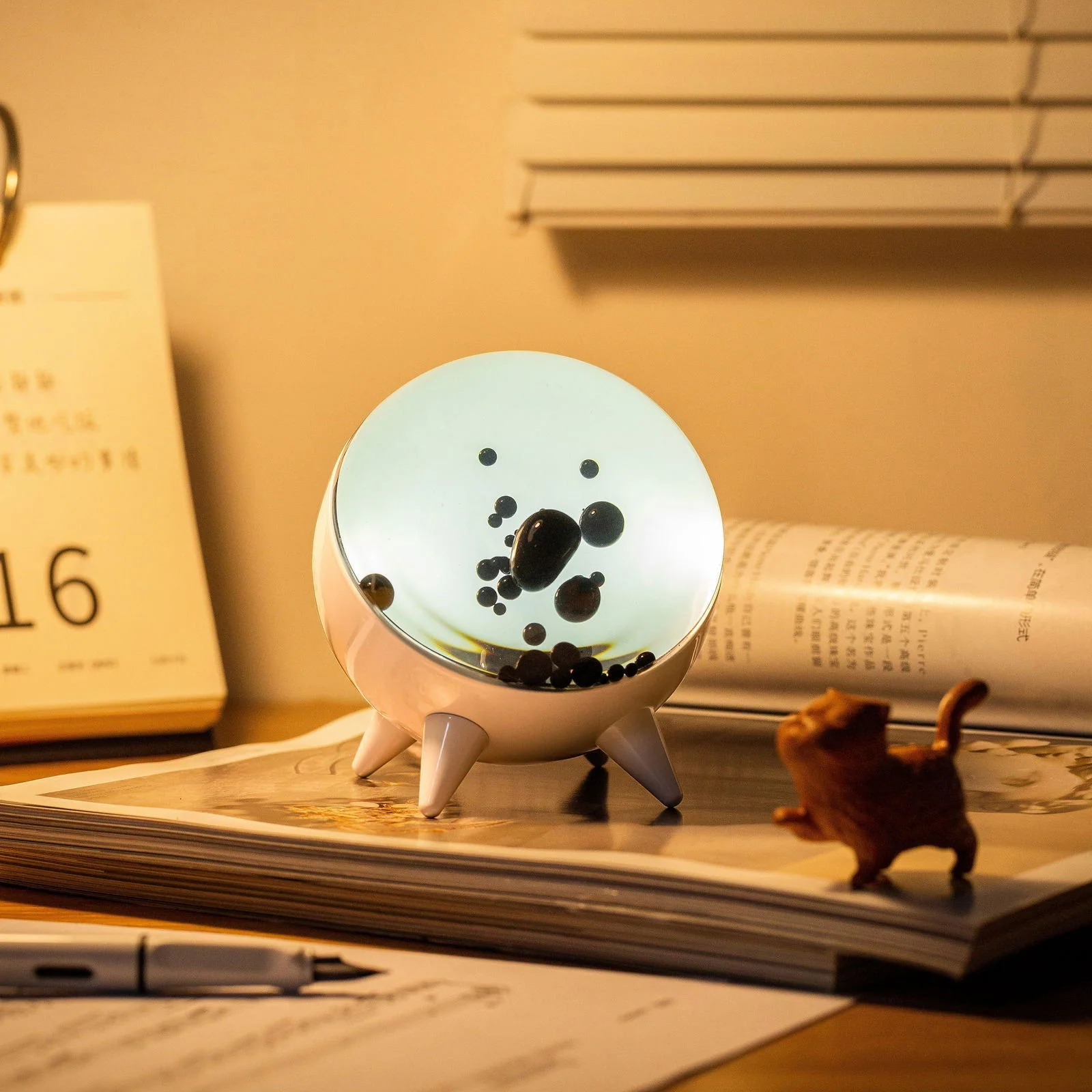 Colorful Sound Sensitive Liquid Lamp - Halri