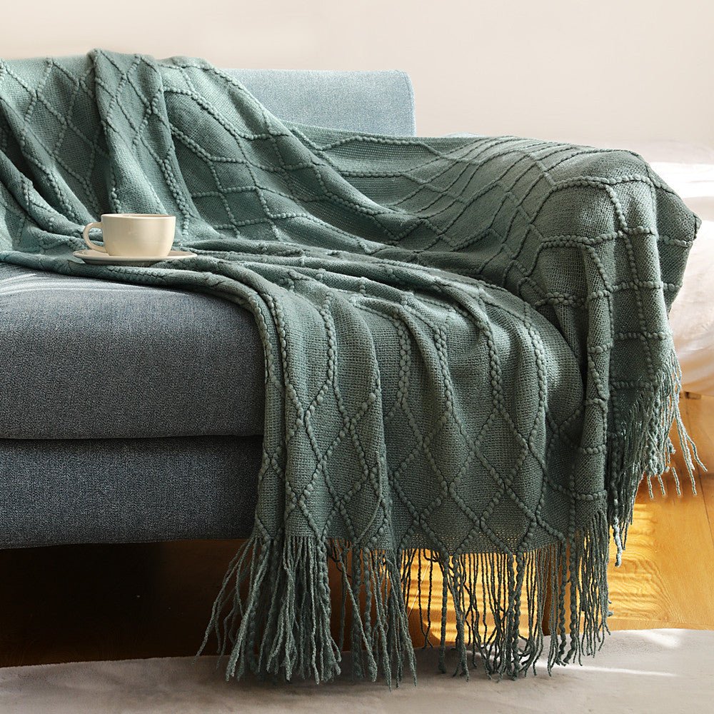 Cozy Geometric Pattern Throw Blanket