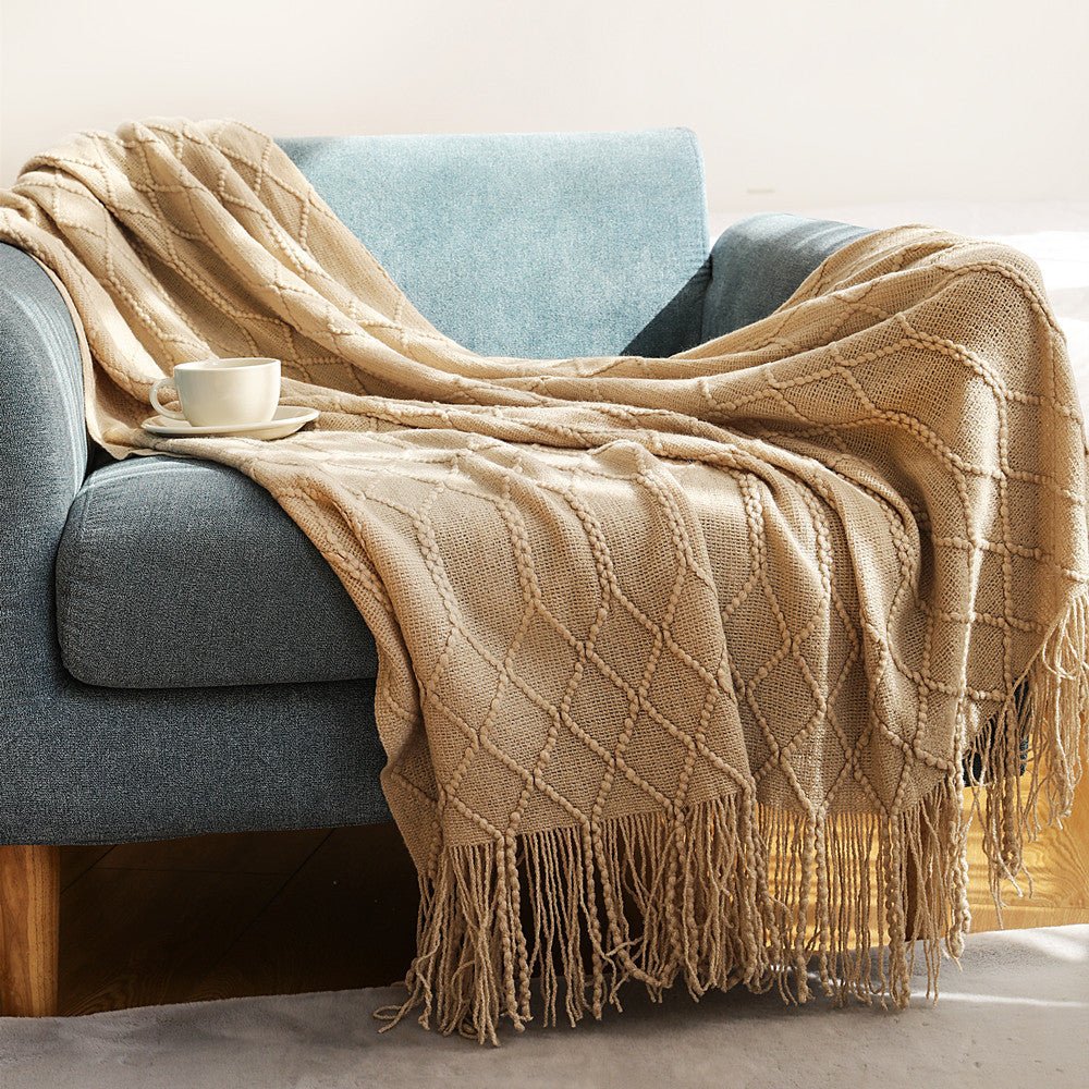 Cozy Geometric Pattern Throw Blanket