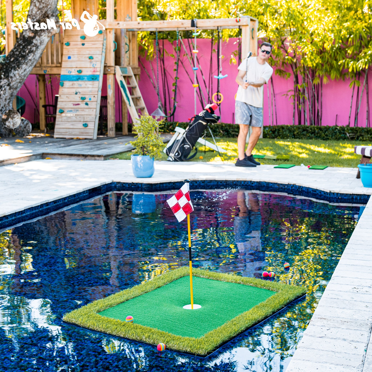 Portable Indoor Putting Green with Floating Balls