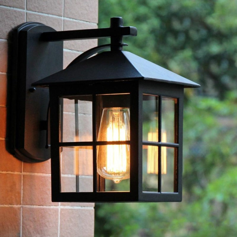 Traditional Exterior Wall Light - Halri