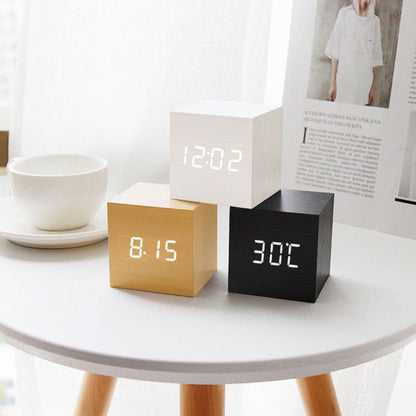 Simple LED Digital Alarm Clock with Voice Control - Halri