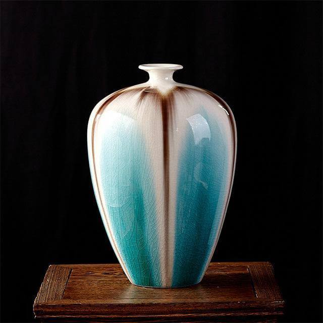 Traditional Chinese Cracked Ice Ceramic Vase