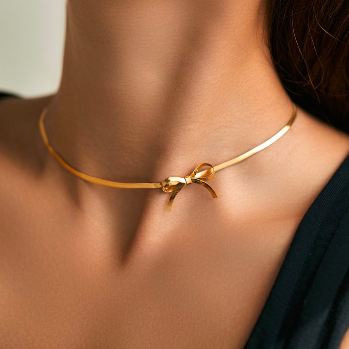 Delicate Pretty Bow Pendant Necklace - Halri
