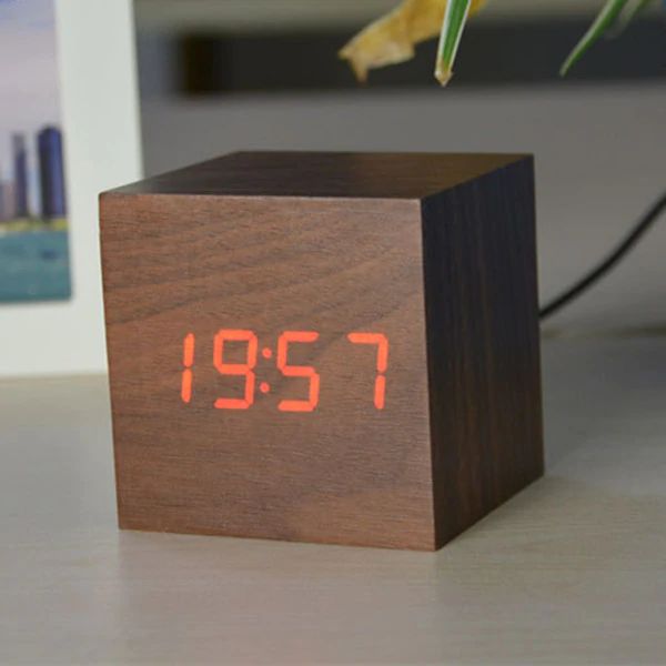 Sleek Digital Desk Clock Modern Home Decoration - Halri