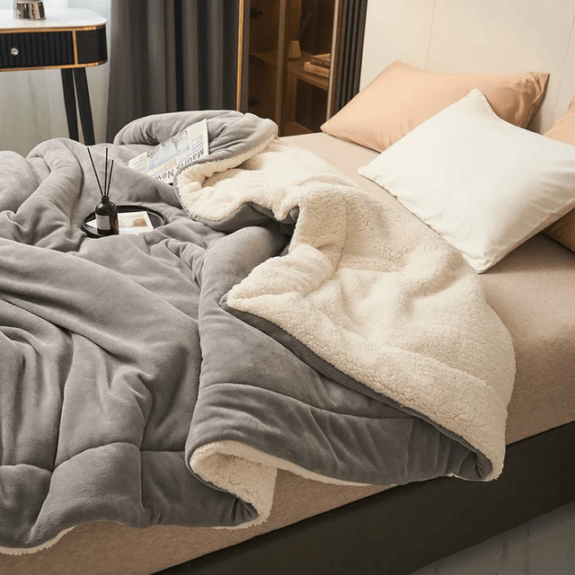 Cozy Plush Fleece Throw Blanket for Home Decor