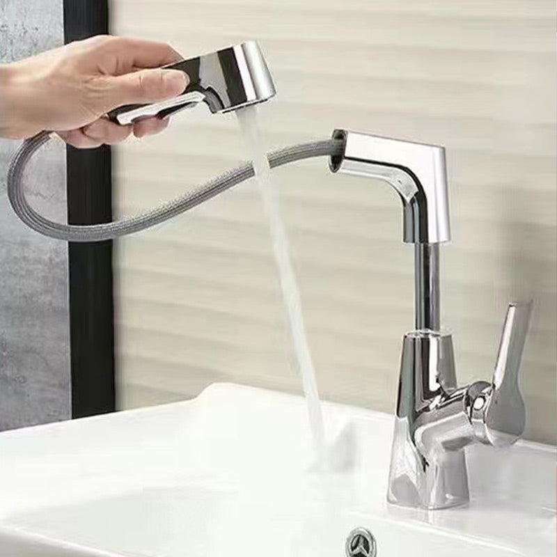 Single Handle Kitchen Faucet with Pull Out Sprayer