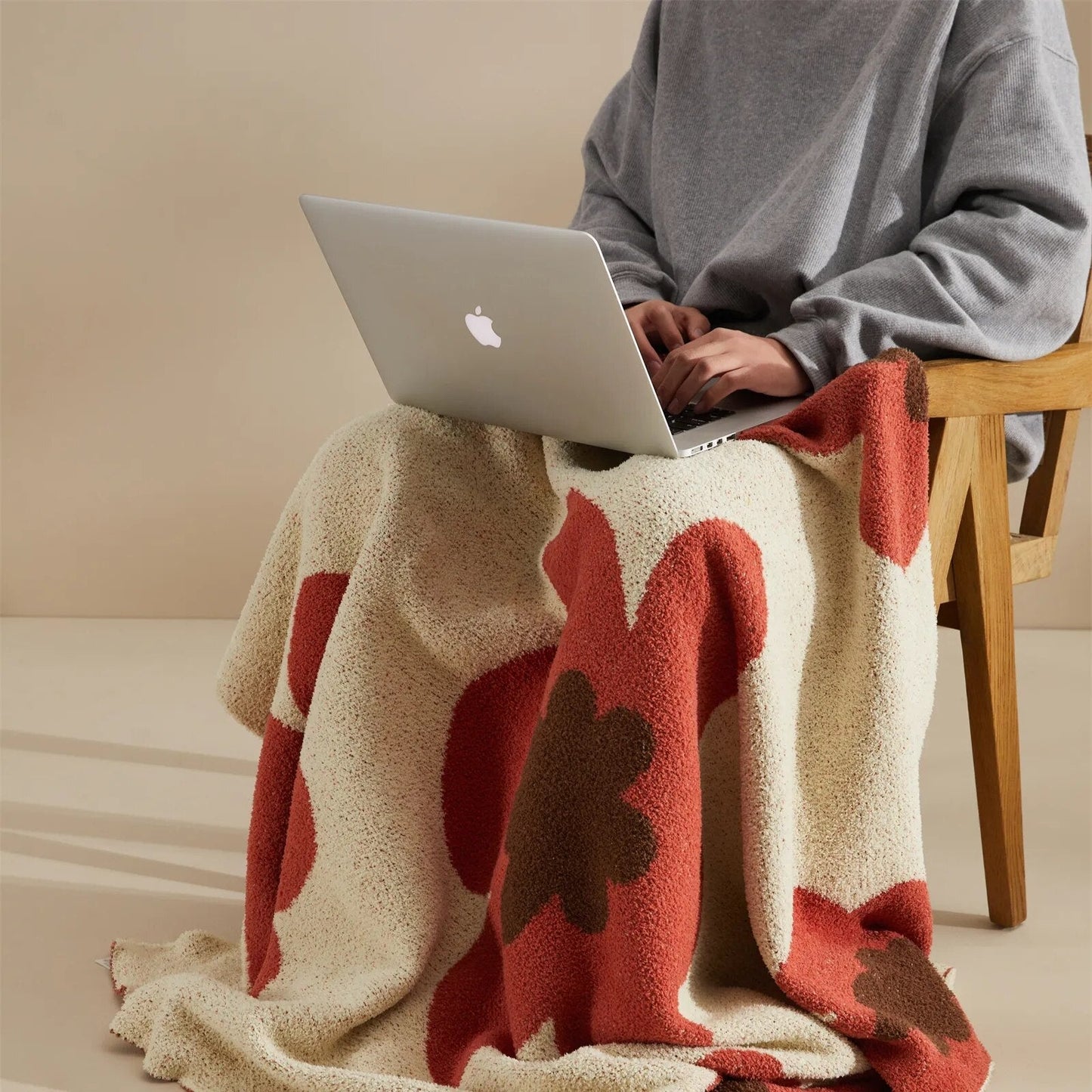 Cozy Floral Throw Blanket