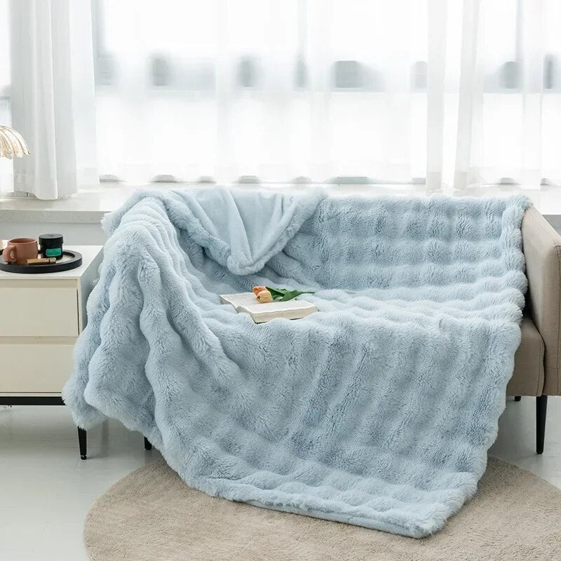 Warm Fuzzy Throw Blanket for Snug Comfort